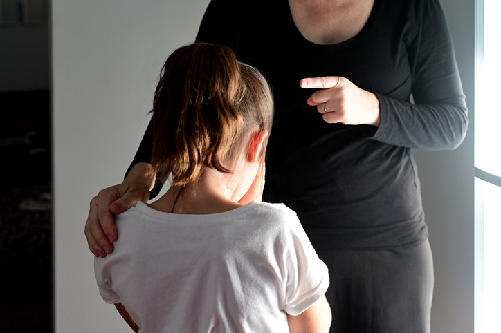 口出ししすぎるのはNG（写真:iStock）