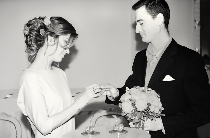 責任感からの結婚（写真:iStock）