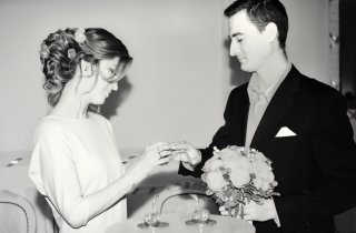 責任感からの結婚（写真:iStock）
