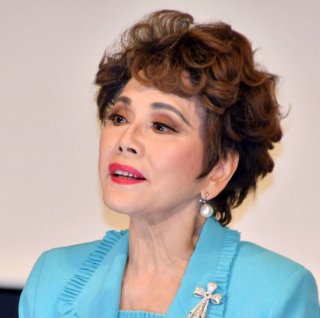 デヴィ夫人の優雅な「鎌倉水着写真」が話題も…参院選に出馬していない悲哀