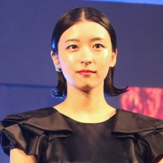「あんぱん」琴子役で注目の鳴海唯の“カメレオン女優”ぶり 芸能界入りのきっかけを作った女優は誰だ？