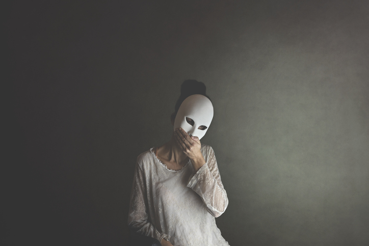態度豹変（写真:iStock）