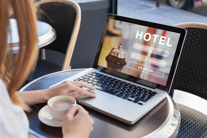 予約サイトは上手に利用（写真:iStock）