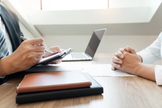 早めの報告はマスト（写真:iStock）