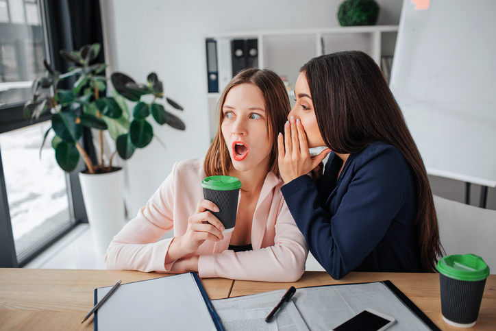 あらぬ噂をたてられるかも（写真:iStock）