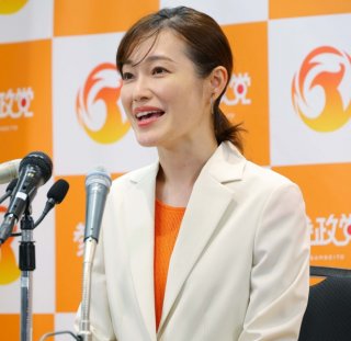 参政党さや氏にドロドロ略奪婚報道の洗礼…同じく芸能界出身の三原じゅん子議員と“お騒がせ”な共通点が