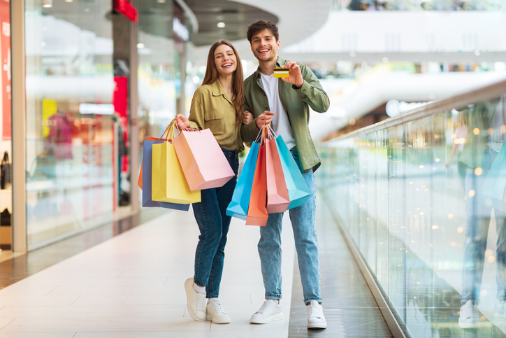 楽しいはずの買い物デートが…（写真:iStock）