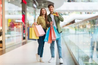 あれ買って♡→“金のかかる女”認定で疎遠に…私のトホホな「買い物デート」失敗談5選