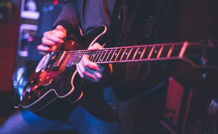 演奏は意外と本格的だった（写真:iStock）