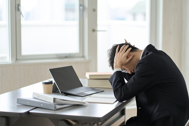 子会社に左遷され（写真:iStock）