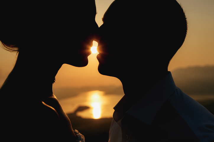 ひたすら彼の支えに（写真:iStock）