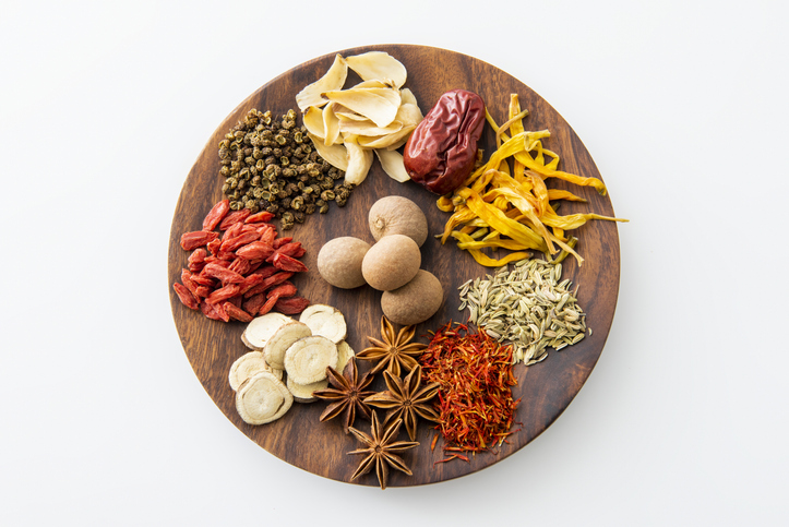 漢方薬で根本から改善（写真:iStock）