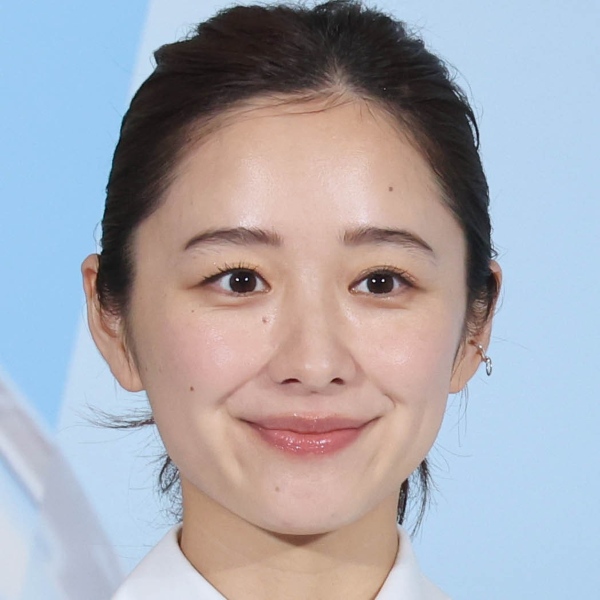 共演の堀田真由も好評なのだが…（Ｃ）日刊ゲンダイ