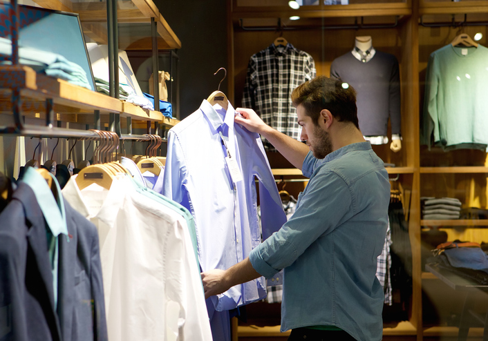 買い物大好き（写真:iStock）
