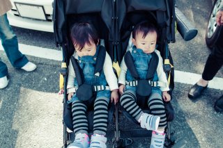 「双子の育児、私任せのくせに！」夫から“実家の介入は絶対ダメ”と拒否されて…ワンオペに苦しむ妻の憤り