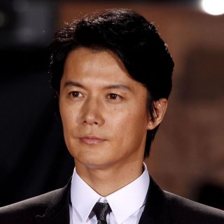 福山雅治は「不適切会合」参加を即座に謝罪し騒ぎを最小限に抑えた 中居問題のトバッチリのようなもの