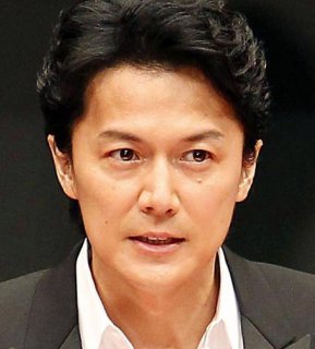 福山雅治 騒動で見えた「イケメン」の賞味期限。木村拓哉のプレゼントは許されたのか