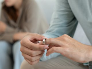 再婚希望の51歳男「アプリの女はレベルが低い」美女と会えない理由を“離婚成立前だから”と考える能天気さ