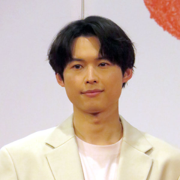 松村北斗（Ｃ）日刊ゲンダイ