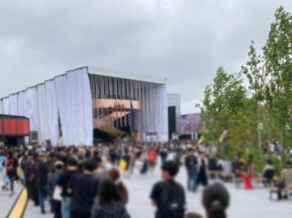 大阪万博はどこも大行列（C）日刊ゲンダイ