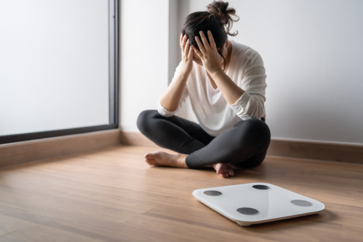 貼るだけで痩せると思ったのに…（写真:iStock）