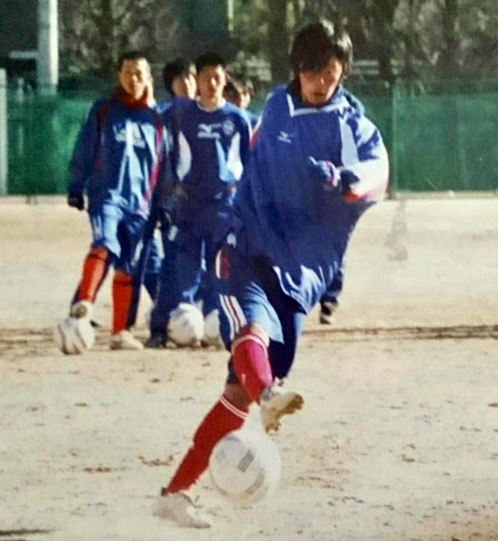 サッカー少年だった（提供写真）