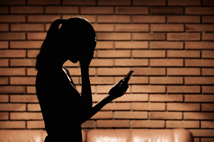 監視されてるみたいでつらい（写真:iStock）