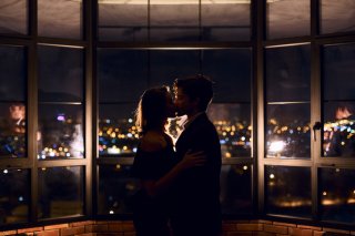 不倫にのめりこんで…（写真:iStock）