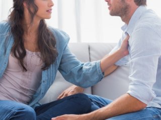 言い返すこともできず（写真:iStock）