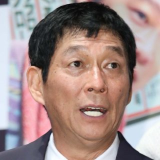 明石家さんま長男の披露宴に出席…大竹しのぶの連れ子・二千翔さんとIMALUへの深すぎる“愛のムチ”