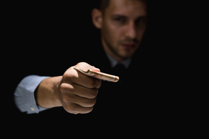 スポンサーや関係者がポケットマネーで（写真:iStock）