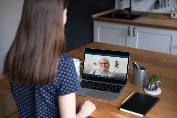 オンラインサービスを活用するのも◎（写真:iStock）