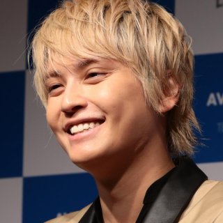 手越祐也"168センチ"低身長アイドルのメリットを力説も…『NEWS』非センターの過去と"サバ読み"疑惑