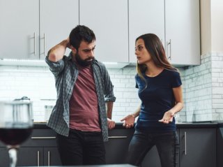 決断してよ(写真:iStock)