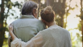 「どうして理解してくれないの?」48歳女性、結婚の条件は“老父”との3人暮らし。決断しない彼に募る苛立ち