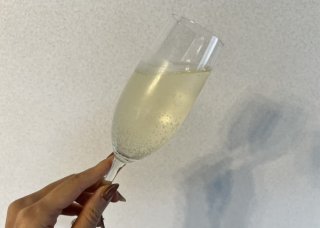 透明感と輝きのある、ややグリーンがかったレモンイエロー（写真：市野瀬瞳／無断転載禁止、以下同）