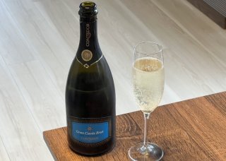 「コンテドール  グラン・キュヴェ ブリュット」税込み1097円（写真：市野瀬瞳／無断転載禁止、以下同）