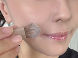 売り切れ続出！「ババアの粉」は本当に若返るのか？ 40代美容家が実践した“神ハイライト術”