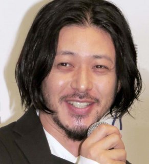 オダギリジョー「納得した仕事しか受けない」というこだわり。芸術家から犬の役まで!? “個性爆発”する作品５選