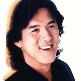 河島英五さんは、優しく包み込むような温かい雰囲気でその場の空気を変えてしまうような存在感のある方