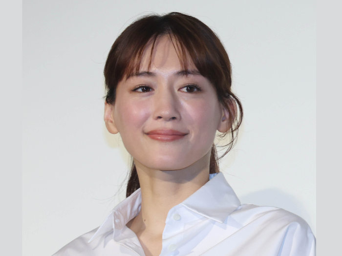 綾瀬はるか（C）日刊ゲンダイ