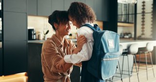 噂話をうのみにしないでね（写真:iStock）