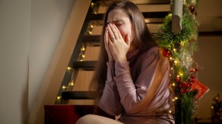 地獄のクリスマス!彼氏が親友と浮気してた…冬に思い出す“最悪の12月24日”エピソード4選