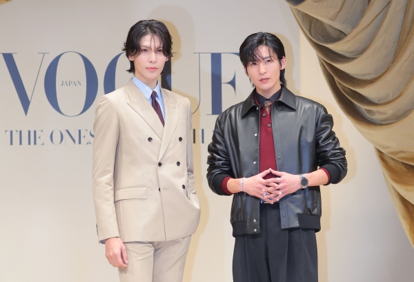 「VOGUE THE ONES TO WATCH 2025」を受賞したラウールと目黒蓮（Ｃ）日刊ゲンダイ