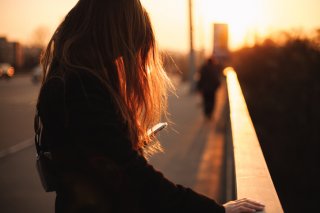 「完全に重い女でした」46歳女性の懺悔。“お守り代わり”が男性を激怒させ…愚かさが招いた最悪の結末