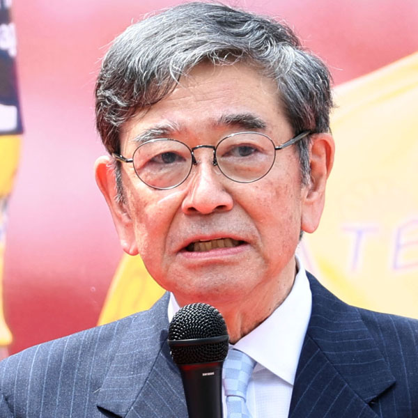 石坂浩二（Ｃ）日刊ゲンダイ