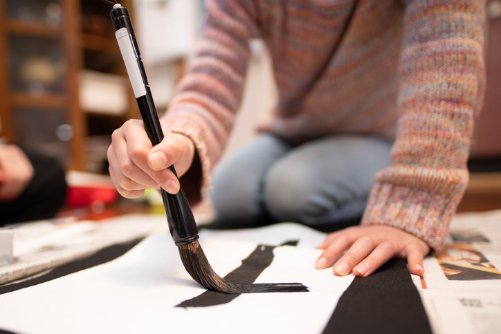 宿題の書初めさえも楽しかった（写真:iStock）