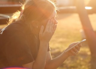 「ブロックしたのに…」配信者女性に近づく“ネットストーカー”の恐怖。男が取った驚きの手段